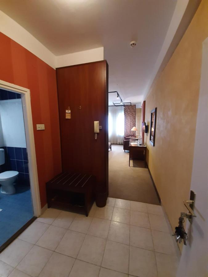 Ni Gm Apart Hotel מראה חיצוני תמונה
